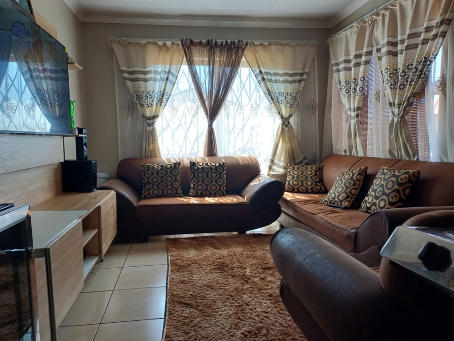 3 Bedroom Property for Sale in Ellaton North West